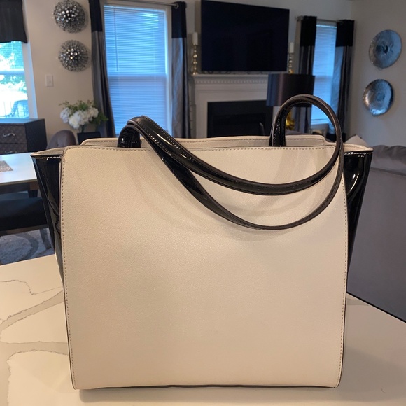 Leather Anne Klein Tote White and Black with Patent Leather Sides and trim - Picture 3 of 6